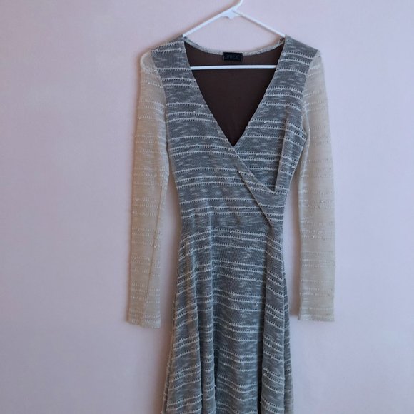 knit dress with see-through arms - Picture 1 of 3